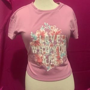 Justice T, shorter sleeves, not quite crop size S